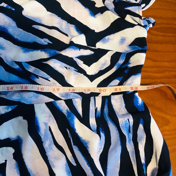 Torrid Zebra Georgette Peplum Top Size 2 - Picture 5 of 6